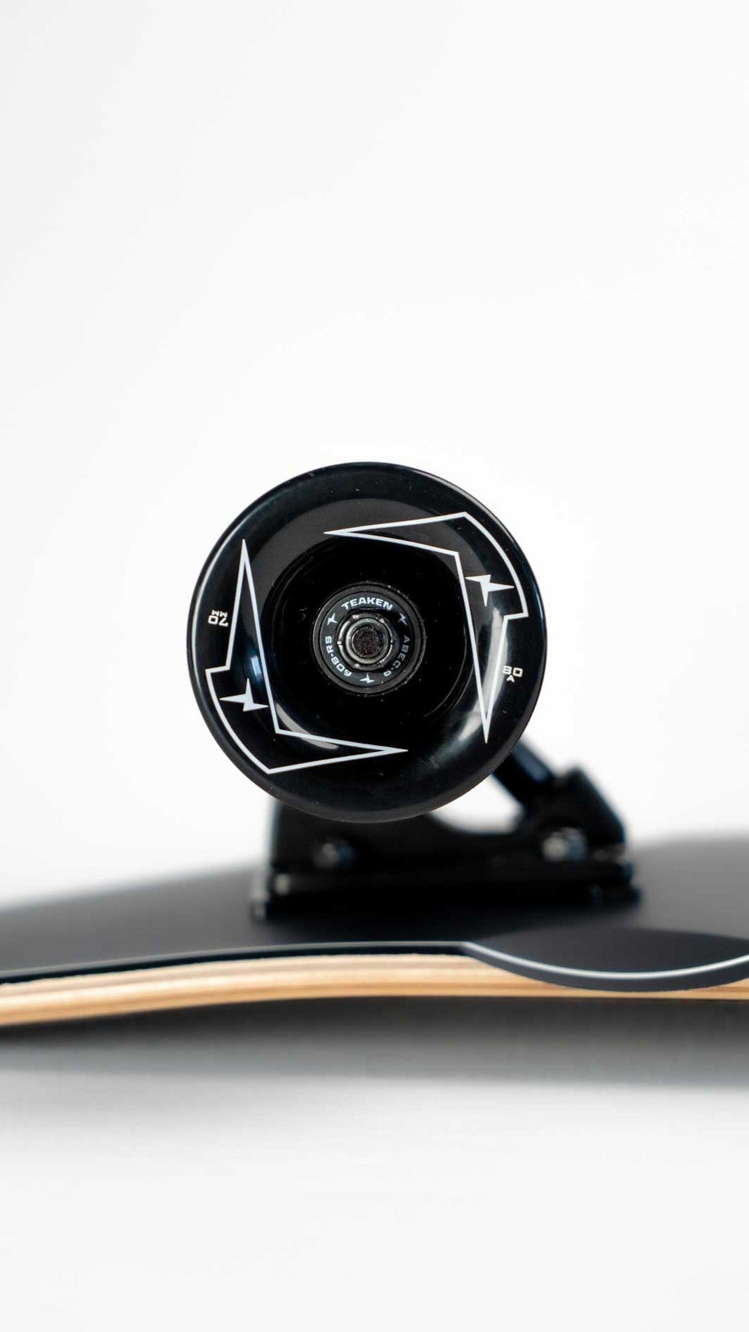 Gunner Flower Skateboard - black wheels
