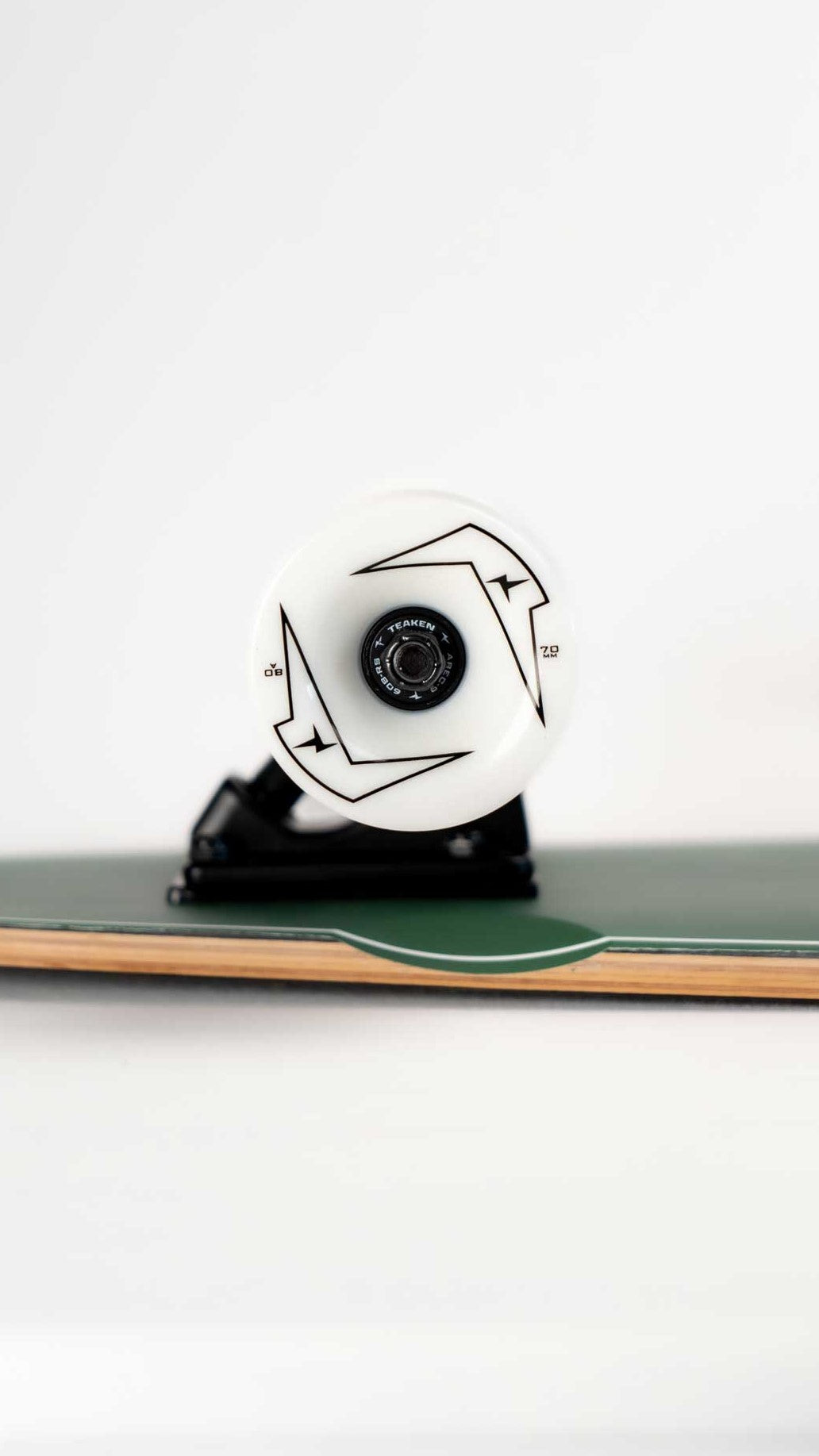 Carver Skateboard - White Wheels