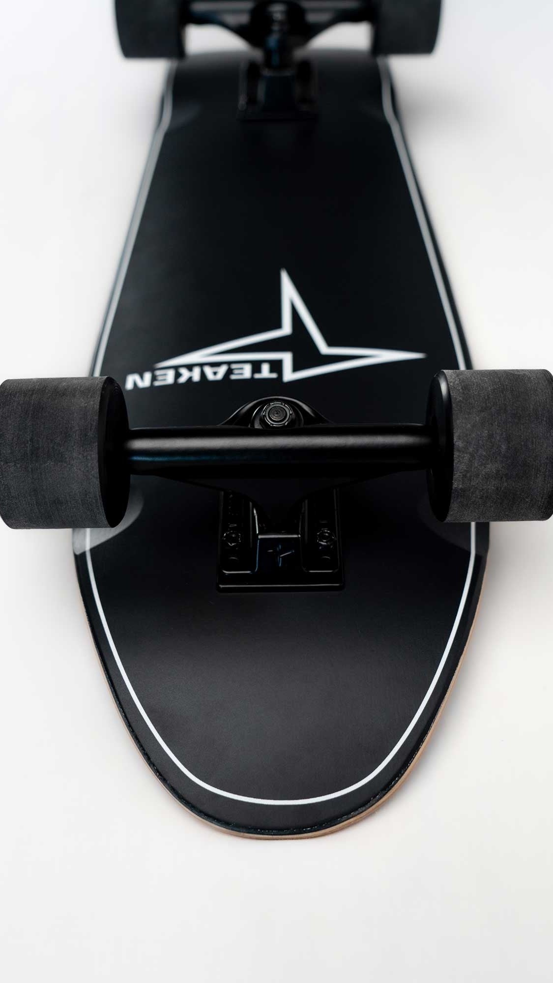 Shredder Skateboard-Black wheels