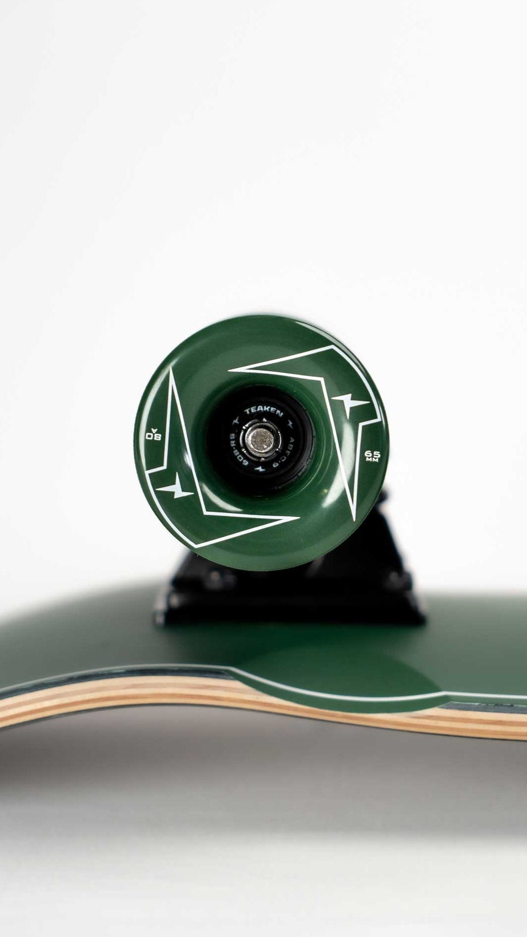 Shredder Skateboard-Green wheels