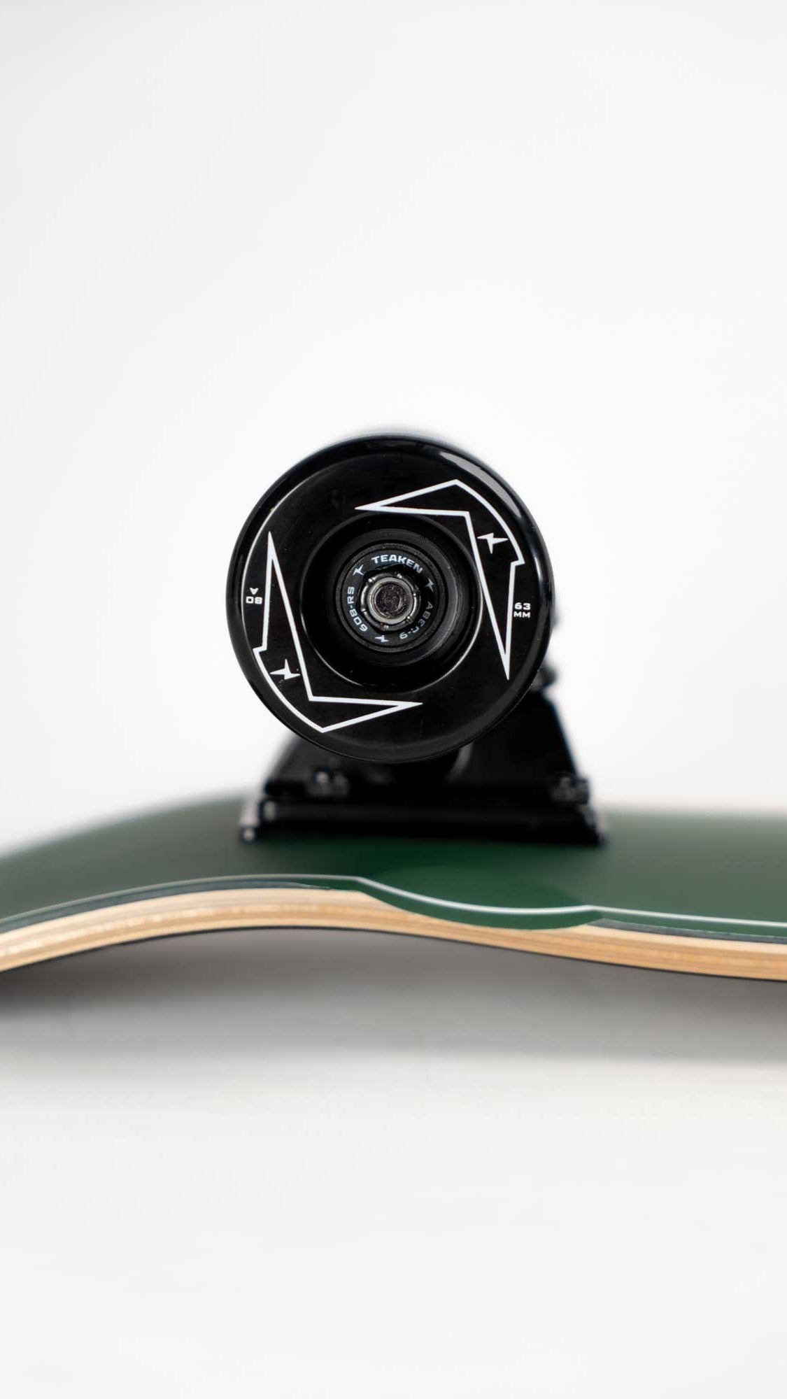 Groveler Leaf Skateboard Black Wheels